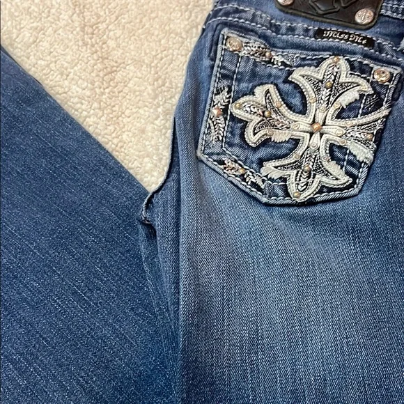 Girls Miss Me Jeans - Picture 3 of 9